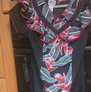 RM Malumi Hawaiian Holiday Floral Ruffle Muumuu Dress  Red Green Accents Sz P